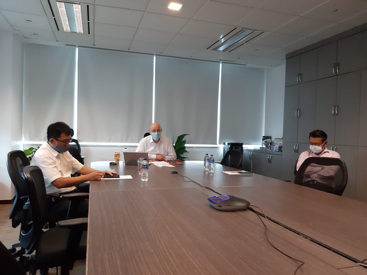 SCIC 13th Annual General Meeting (AGM) – “electronic session” chaired by SCIC Chairman, Mr Wim Roels (seated in middle)|||